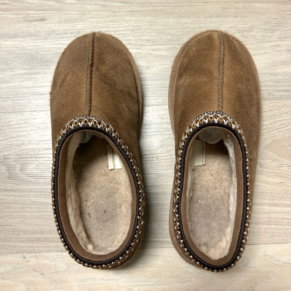 UGG Tasman Slippers Kids Sz 2 Chestnut Suede Shearling Warm Classic Unisex Cozy - Picture 5 of 11